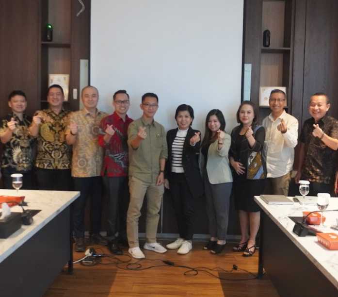 BPR Kredit Mandiri Indonesia Pimpin Sindikasi 8 BPR bersama PT IIF